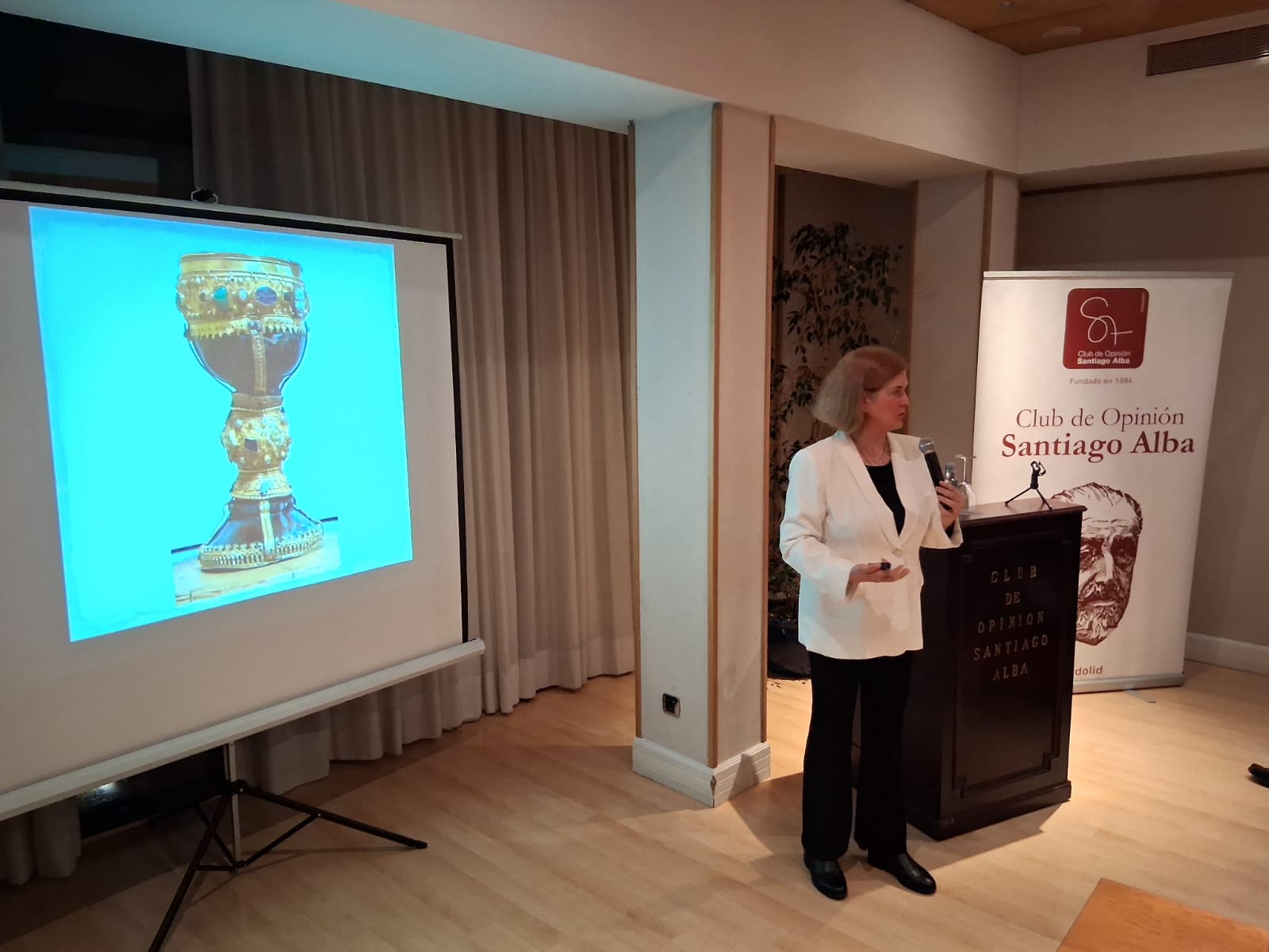 Dª MARGARITA TORRES SEVILLA